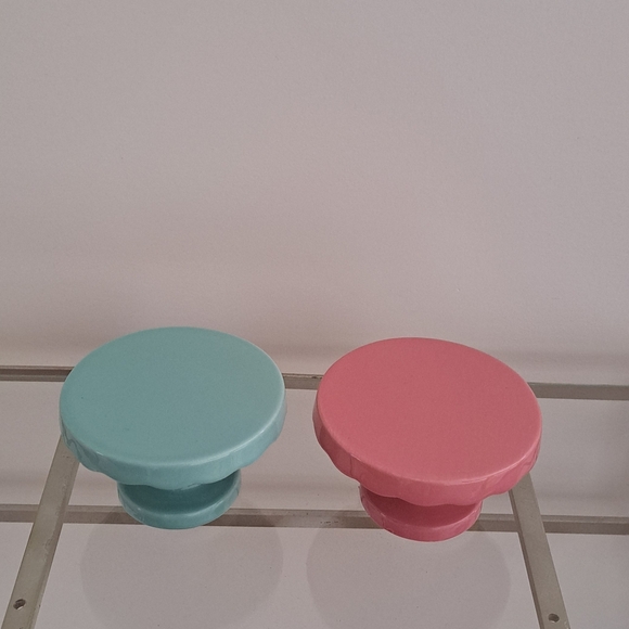 Bundle of Two, Small, Ceramic Cake Stands, Pink and Green. - Picture 2 of 4